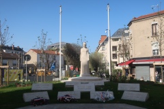 Le-Kremlin-Bicetre-Place-des-combattants-1